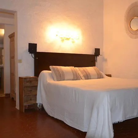 La Pierrerie 3*