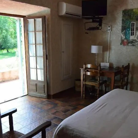 Hotel La Pierrerie 3*
